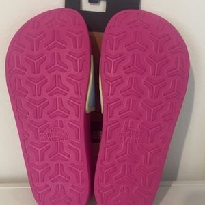 Size 4 women pink north face sandals